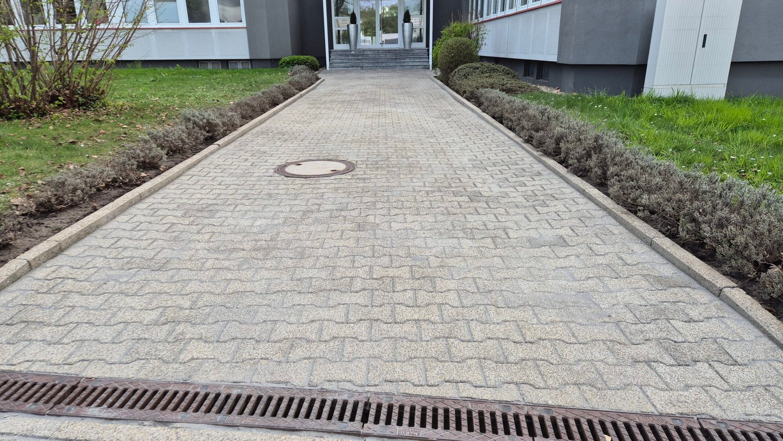 Nachher – gereinigte Gewerbefläche